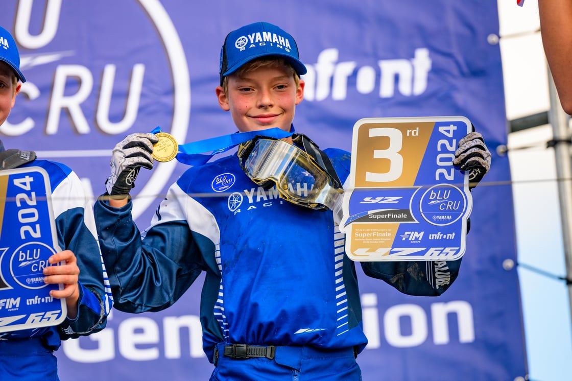 NIGHTINGALE_YZ65_BLUCRU_SUPERFINALE_2024_04